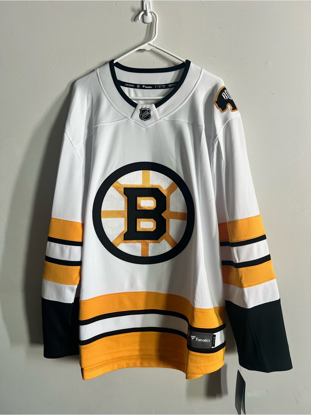 Boston Bruins Size Large Jersey by Fanatics - New With Tags